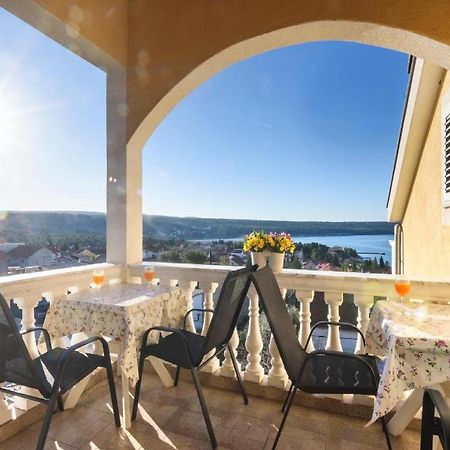 Apartments Milic Горни Карин Екстериор снимка