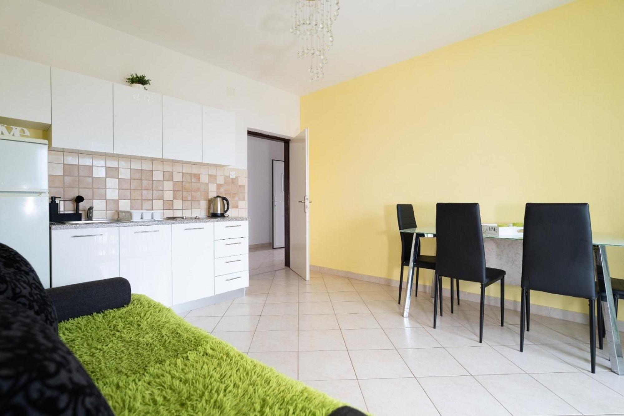 Apartments Milic Горни Карин Стая снимка