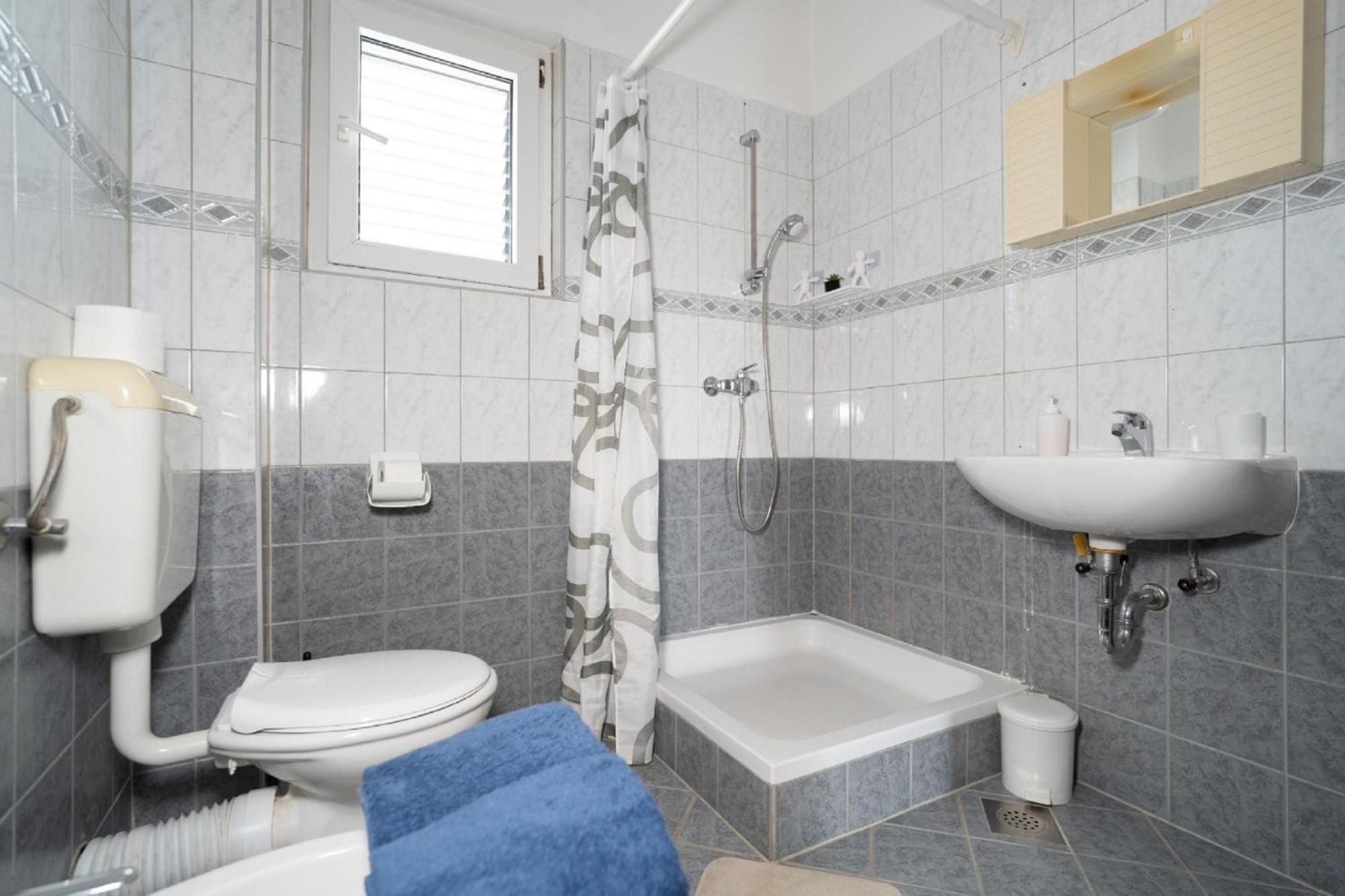 Apartments Milic Горни Карин Екстериор снимка