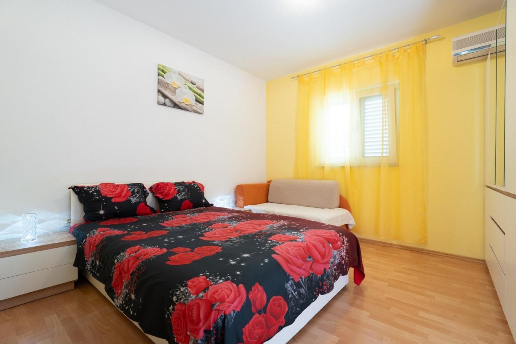 Apartments Milic Горни Карин Екстериор снимка