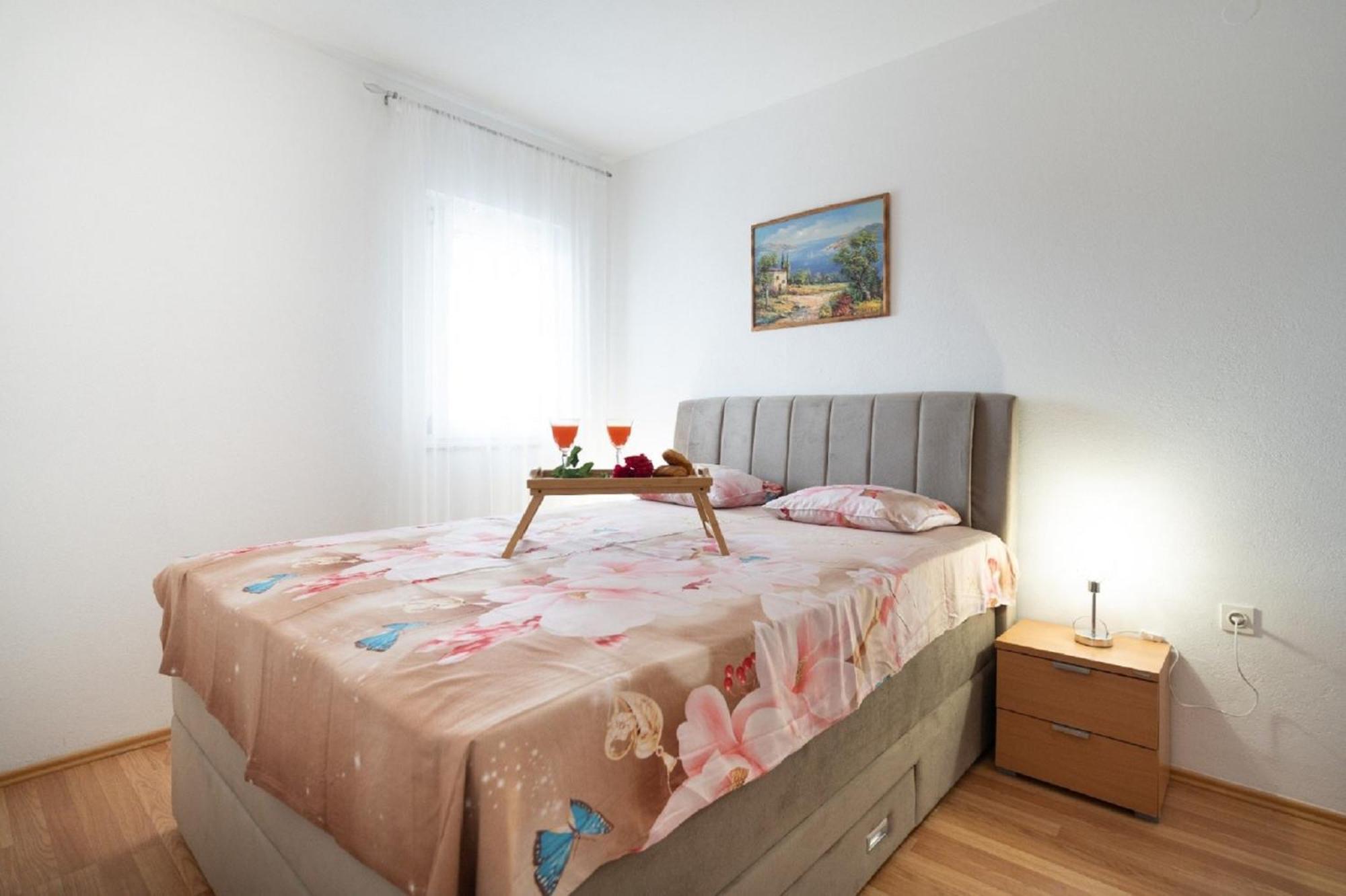 Apartments Milic Горни Карин Екстериор снимка