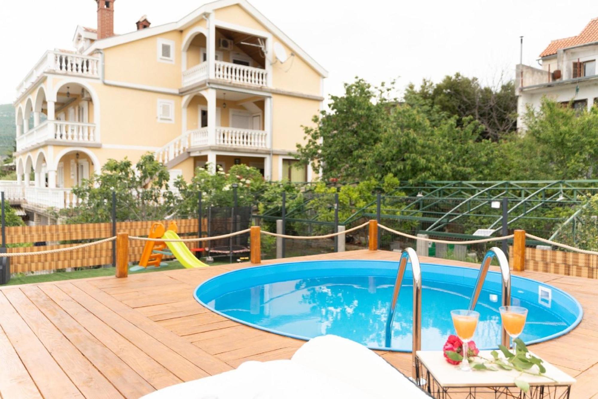 Apartments Milic Горни Карин Екстериор снимка