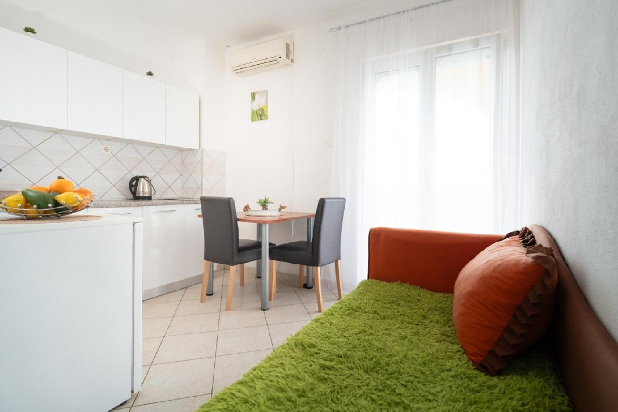 Apartments Milic Горни Карин Екстериор снимка