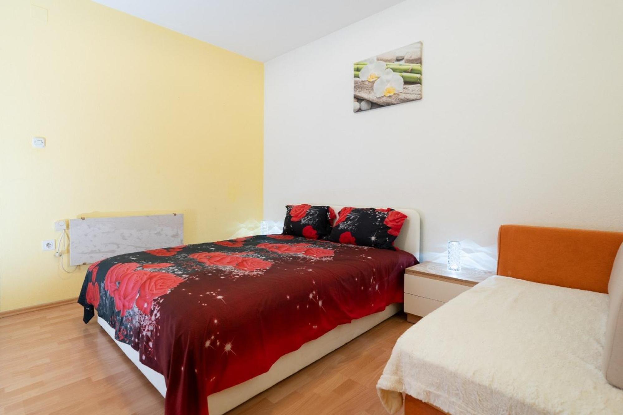 Apartments Milic Горни Карин Стая снимка