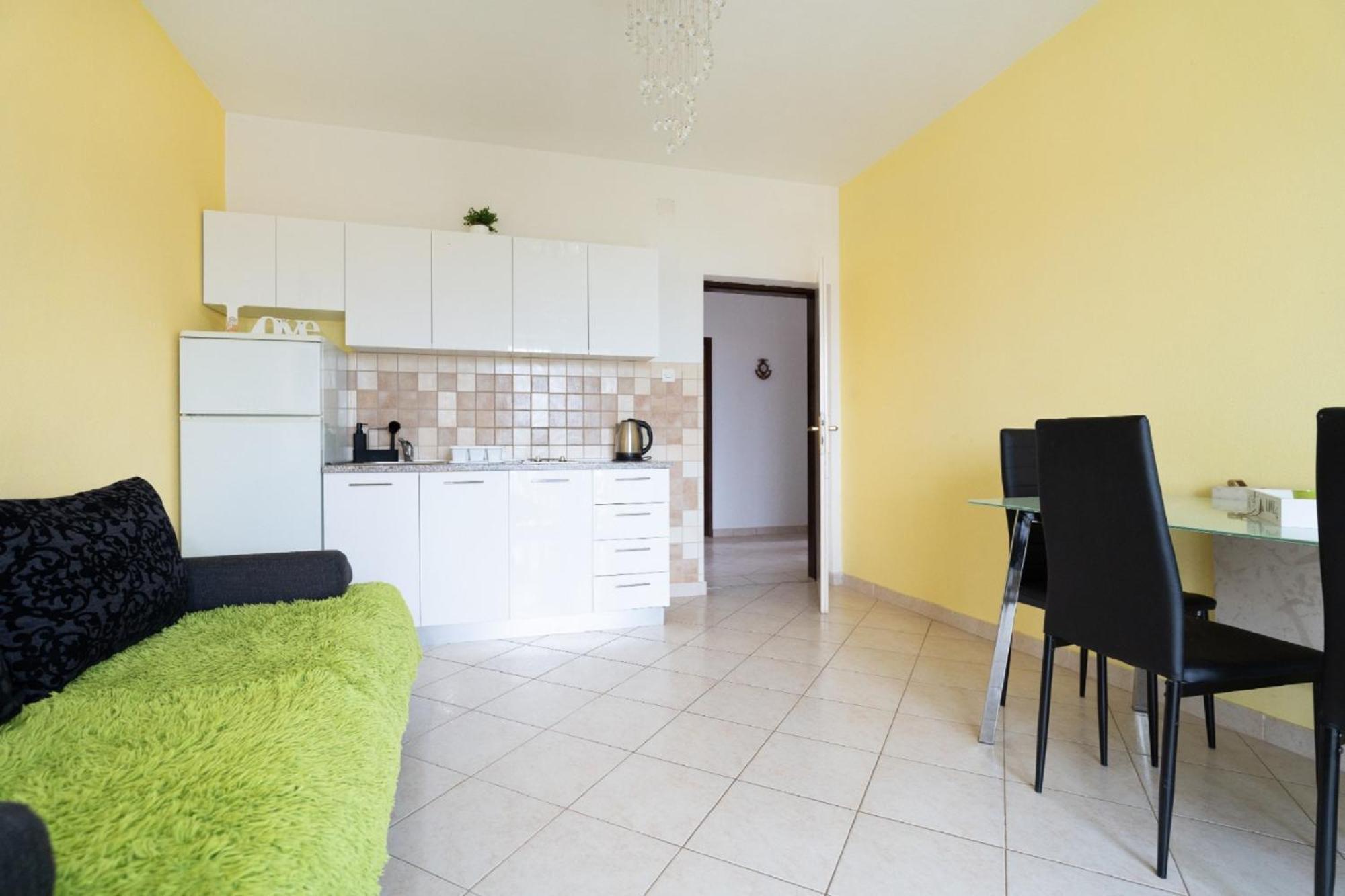 Apartments Milic Горни Карин Стая снимка