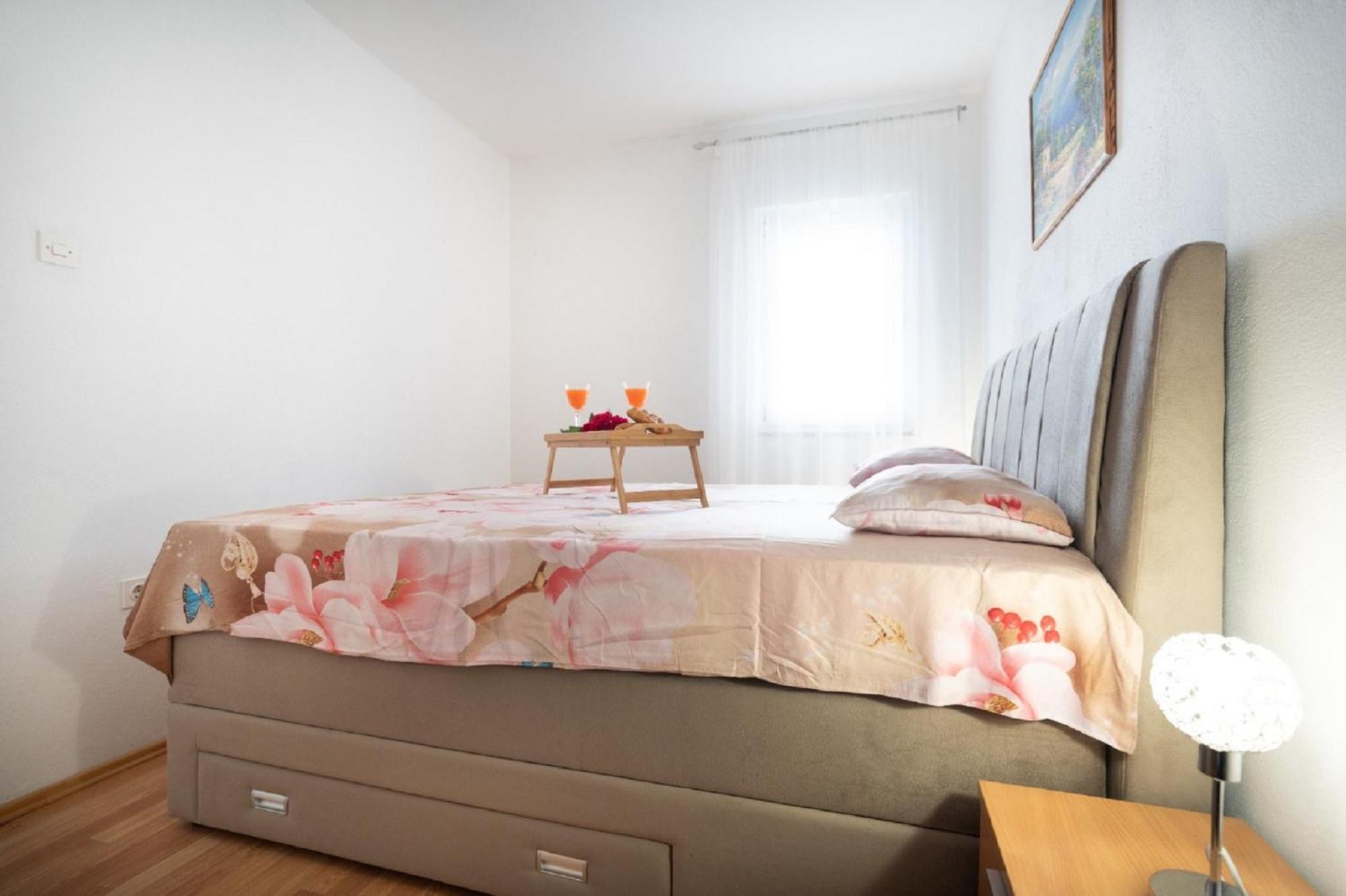 Apartments Milic Горни Карин Екстериор снимка